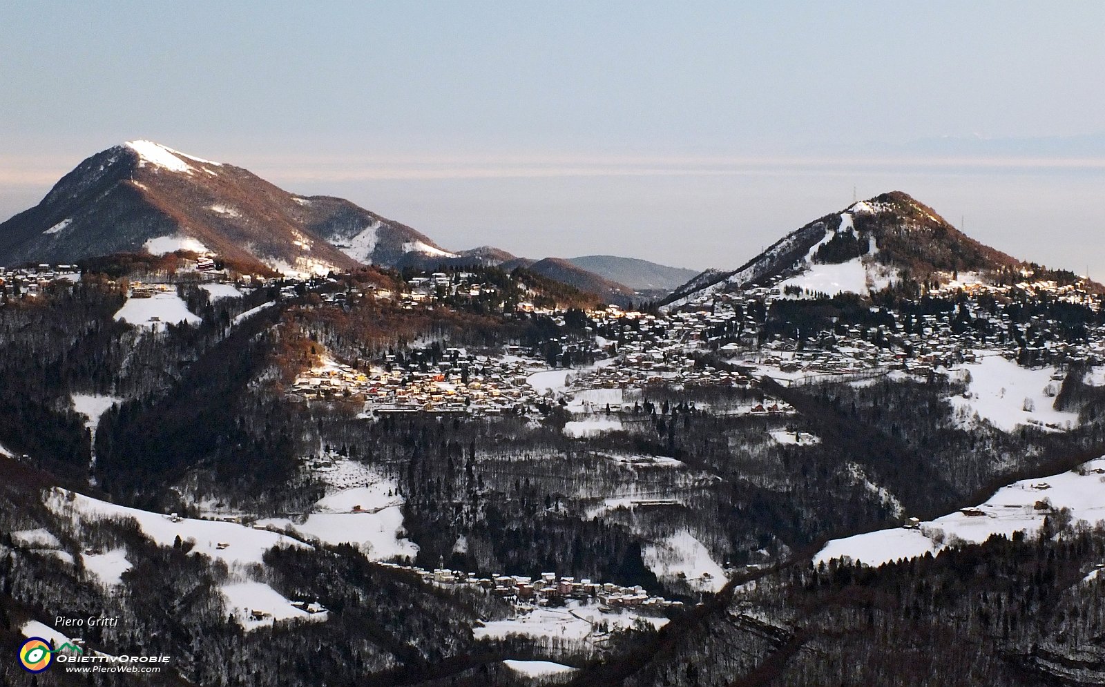 29 Zoom verso l'altopiano di Selvino.JPG